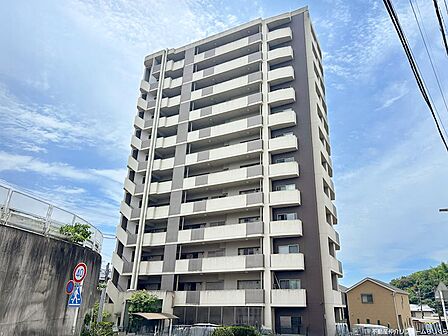 バルコニー4か所の角部屋!