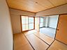 その他：襖を開けてリビングと一体利用も可能！