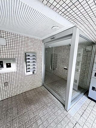 エントランスに...