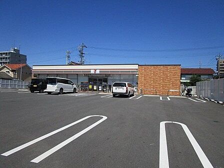 セブンイレブン 一宮浜町4丁目店 360m