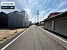 外観：前面道路含む現地写真