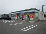 ファミリーマート 一宮黒田店 680m