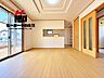 リビング/ダイニング：◆住宅ローンもお任せください！色々な銀行からお客様に合った銀行をご提案いたします！！物件に関しての詳細は「不動産キャリア２０年」以上の私がお伝えします！素敵なマイホームを一緒に見つけましょう♪