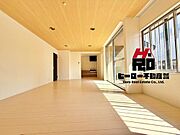 開放感のあるこだわりのリビングでは家族が集い、笑い、学び、ご家族の快適な空間となる場所を体験してください。