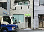 小児科あります。稲荷町駅徒歩2分、こじんまりした医院です。