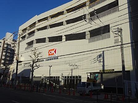 営業時間:8時30分~22時店内に椅子と机があるので、購入したお弁当や飲み物を頂けます。