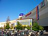 周辺：営業時間：10時00分～21時00分　買い物、食事はレストランとフードコート、映画館が有りますし、いいと思います。