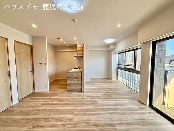 リビング/ダイニングを拡大表示