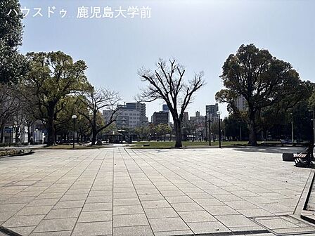 中央公園 620m