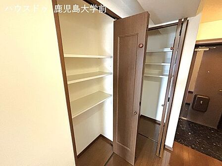廊下にも収納があり、お部屋はいつでもスッキリ☆
