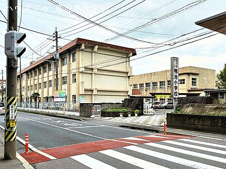 鴨池小学校 1020m
