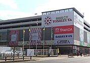 ヨシヅヤ名古屋名西店 徒歩5分。 400m