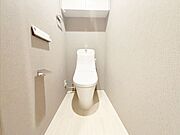 ◆トイレ収納有◆温水洗浄便座◆高機能節水型トイレ※AI加工画像につき、現況と異なります。