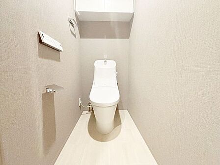 ◆トイレ収納有◆温水洗浄便座◆高機能節水型トイレ※AI加工画像につき、現況と異なります。