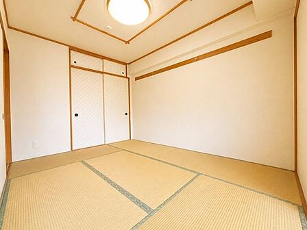 ◆天袋付きの押入♪◆リビングへの動線良好♪※AI加工画像につき、現況と異なります。