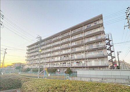 ◆南向きで通風・眺望良好♪◆整備された歩道
