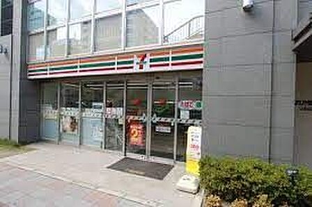 セブンイレブン名古屋桜通泉1丁目店 徒歩1分。 80m
