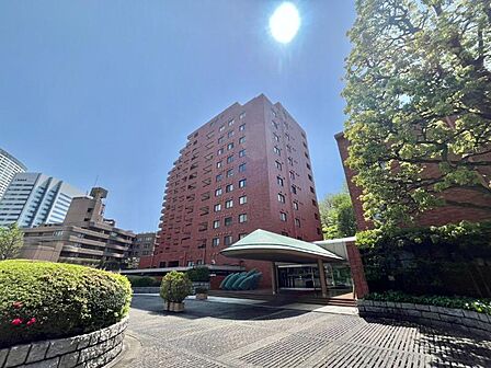「都市の暮らしを芸術的観点から創造する」ハイグレードマンションです。