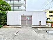 整理の行き届いたゴミ置き場。日頃の管理の良さが伺えます。
