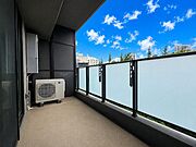 洗濯物を干したり取り込んだりしやすい奥行きのあるバルコニー！