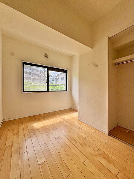 各洋室ゆったり採光確保!便利な北小金駅徒歩10分です。