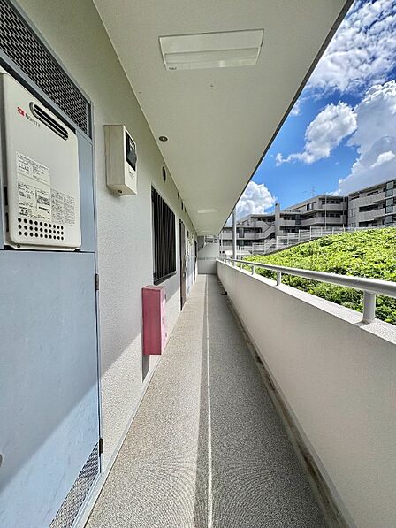 手入れされた共用スペース!空室につき内覧可能です。