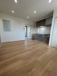 シャインラッシュII 201 2階ワンルームのリビング/ダイニング