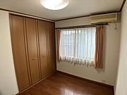 ２階洋室４．５帖しっかり収納ついてます！