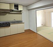 ※掲載写真は家具をＣＧ加工で削除し、床はイメージしやすいよう加工しております。実際の室内の状態は現地にてご確認ください。