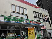 ファミリーマート×イズミヤ東三国四丁目店 328m