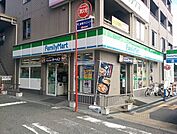 ファミリーマート 豊津駅前店 536m