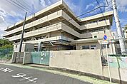 吹田市立江坂大池小学校 496m