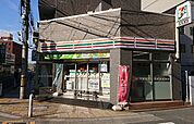 セブンイレブン 吹田広芝町店 426m