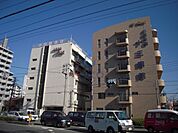 北大阪医療生活協同組合十三病院 842m