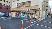 セブンイレブン吹田江坂町2丁目店 113m