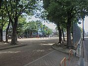三津屋東公園 885m