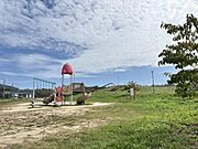北側のはまなす公園は遊具もありトイレもある大きな公園です。