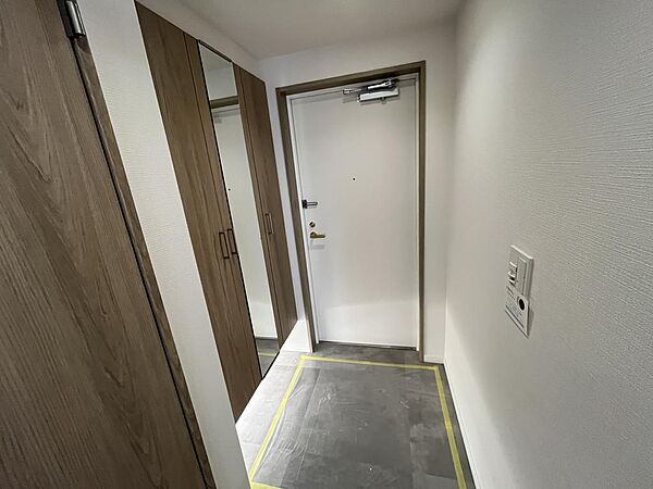 玄関を拡大表示
