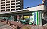周辺：ファミリーマートさくらてらす五反田店 徒歩3分。 220m