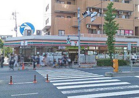 セブンイレブン足立梅島1丁目店 徒歩1分。 20m
