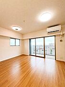 家具を消し加工しています。キッチンにも窓があり、通風が良く家族が快適に過ごせる場になっています。