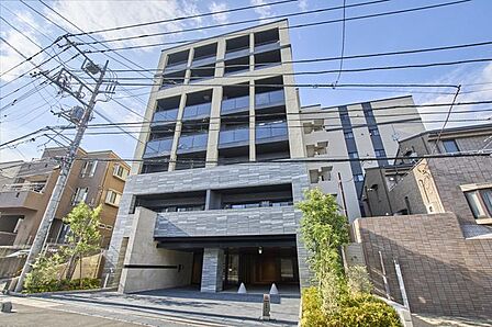 2023年5月築、JR京浜東北線・武蔵野線「南浦和」駅徒歩10分の立地。