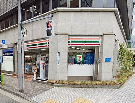 セブンイレブン人形町駅西店 徒歩2分。 140m