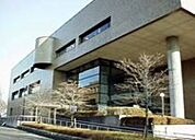 図書館「宇都宮市立中央図書館まで2758m」