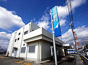 銀行「足利銀行今泉町支店まで977m」