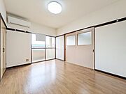東側洋室6帖