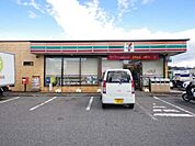 コンビニ「セブンイレブン 宇都宮山本1丁目店まで758m」