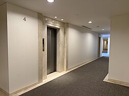 4階エレベーターホール