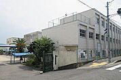 藤井寺市立道明寺東小学校 580m