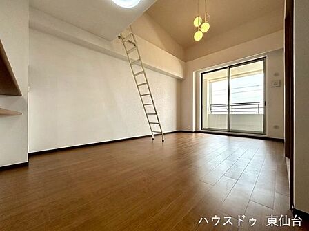 朝日が差し込む気持ちの良いリビングで一日がスタート